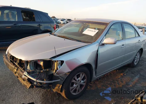 2004 Toyota Camry Le V6/Xle V6 из США, поврежденный, VIN 4T1BF32KX4U067741